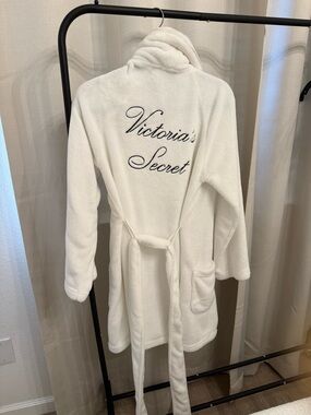 Victoria's Secret White Plush Embroidered Robe